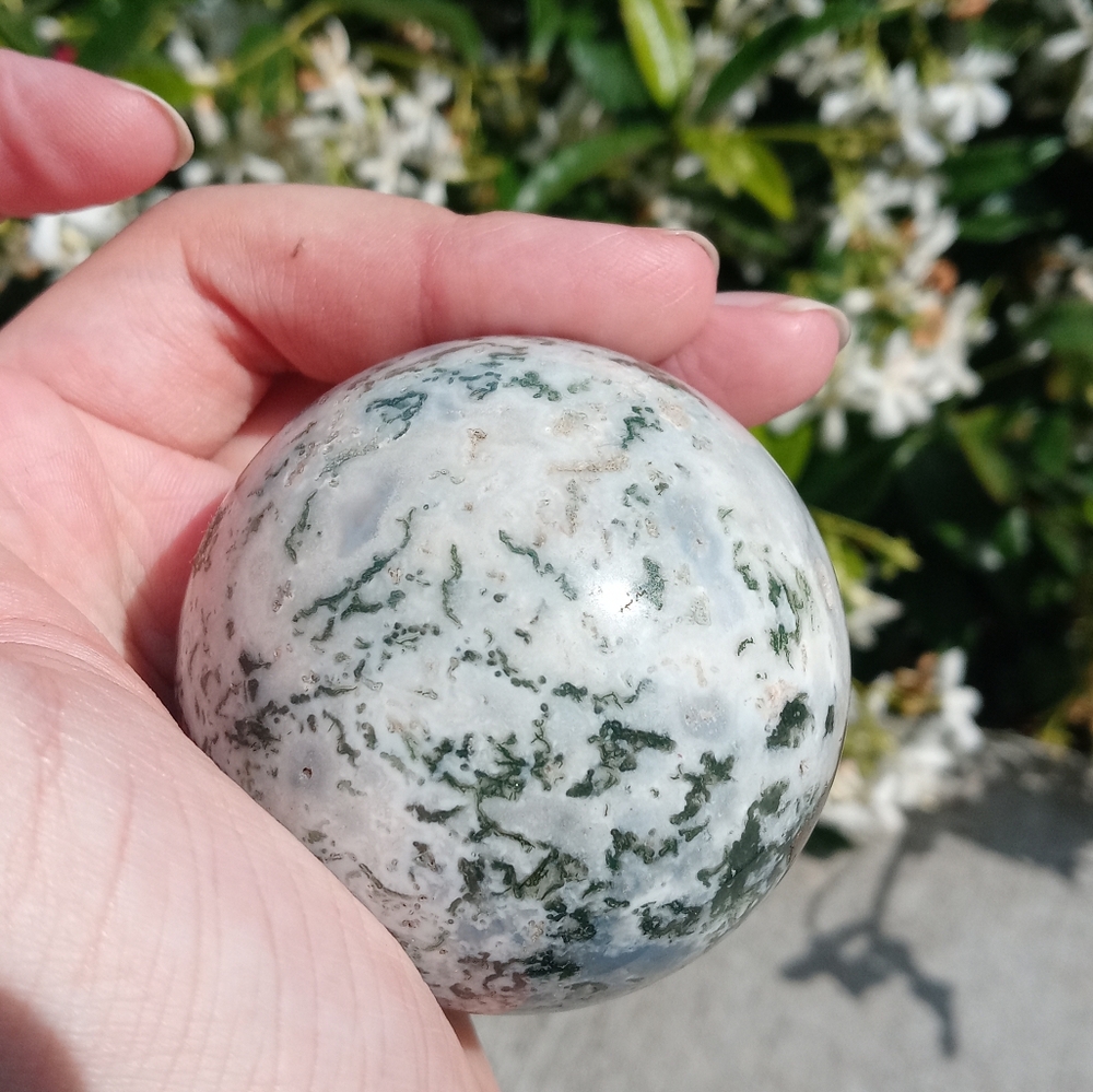 Moss agate sphere - Picture 3 of 5